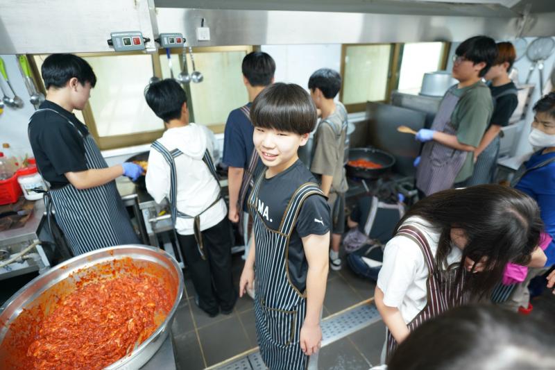 중고등부의 섬김-51